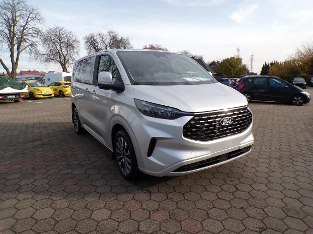 Ford Tourneo Custom 2025