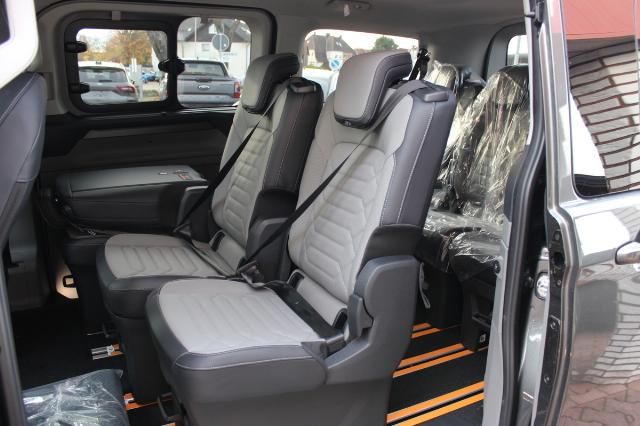 Ford Tourneo Custom 2025