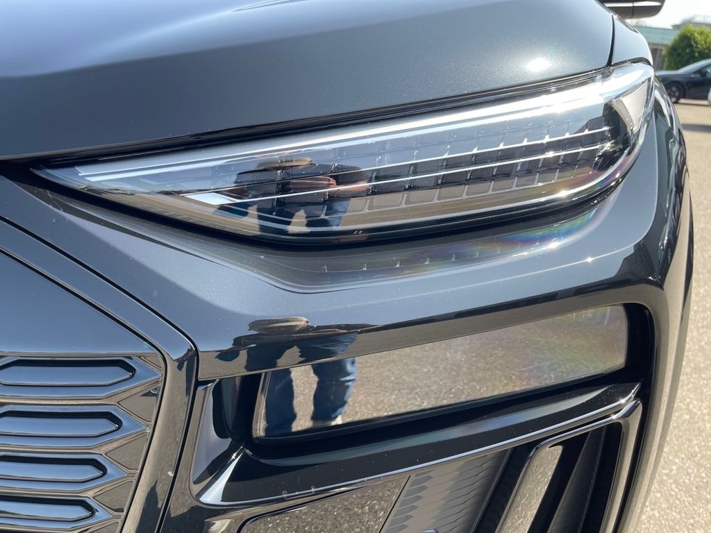 Audi Q6 e-tron 2025