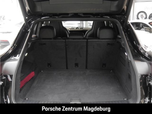 Porsche Cayenne 2025