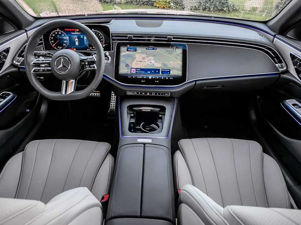 Mercedes-Benz E 300 2025