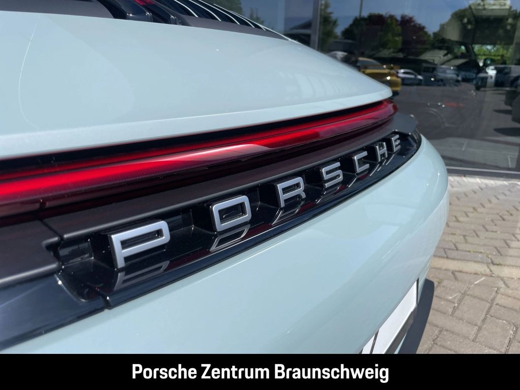 Porsche 992 2025