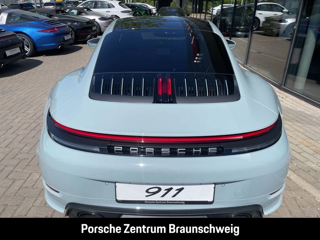 Porsche 992 2025