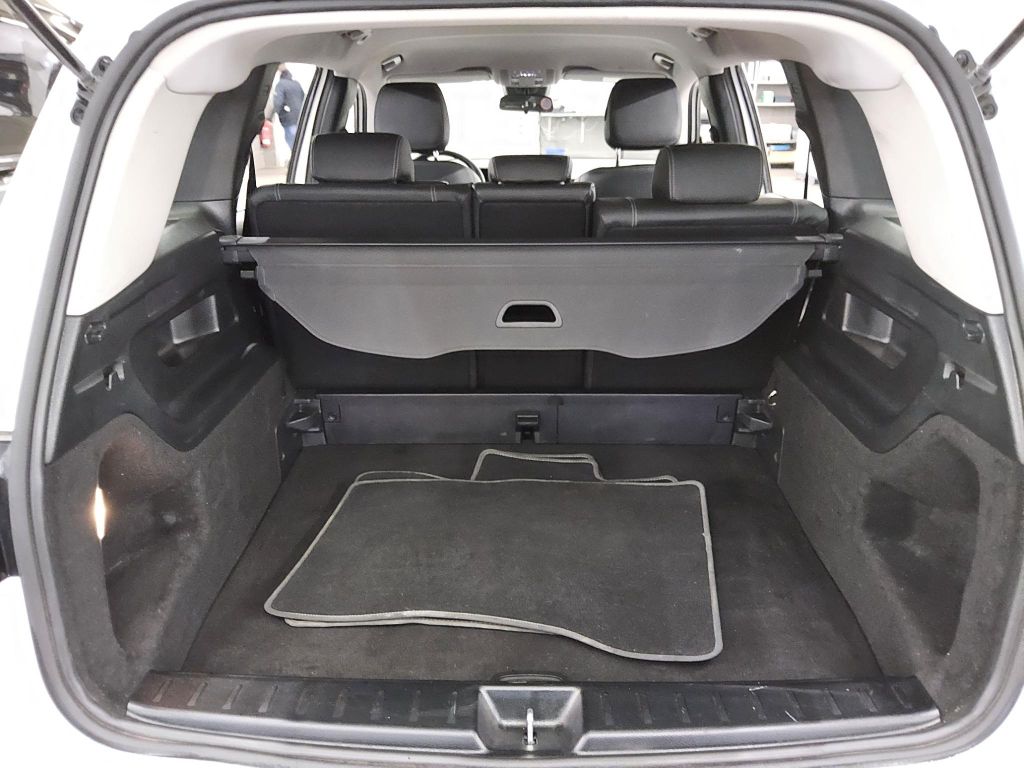 Mercedes-Benz GLB 180 2023