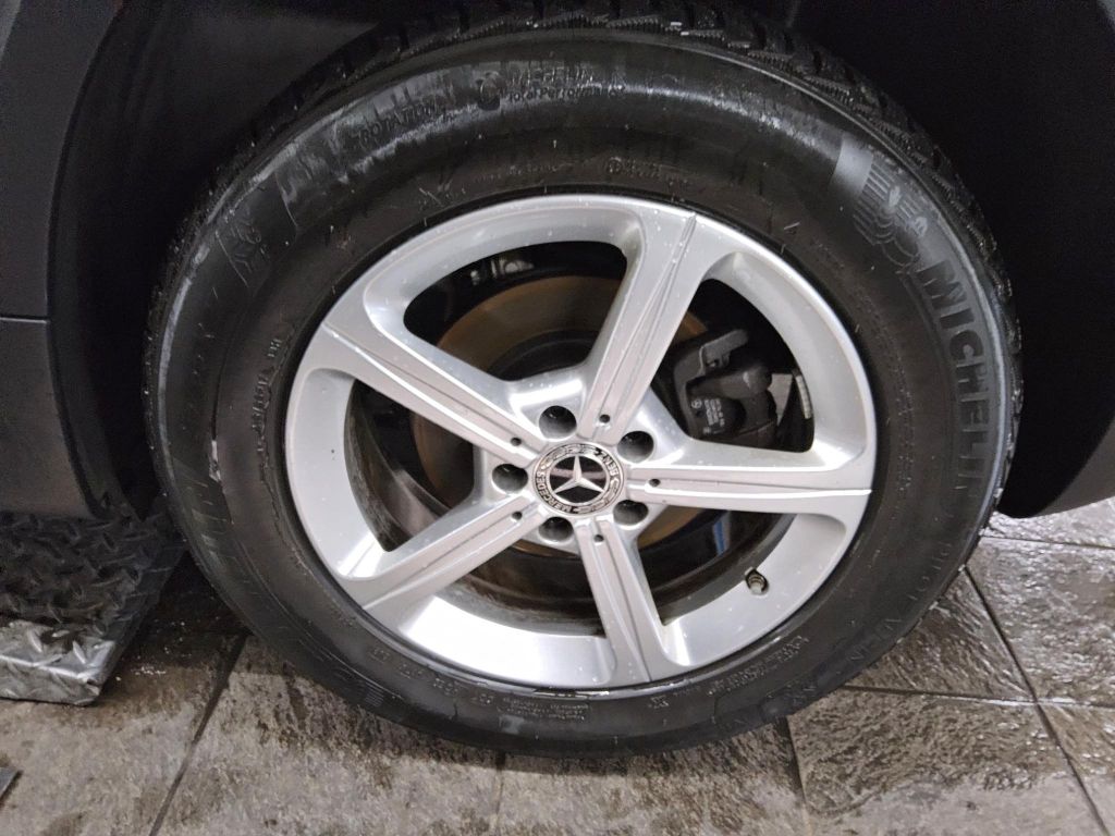 Mercedes-Benz GLB 180 2023