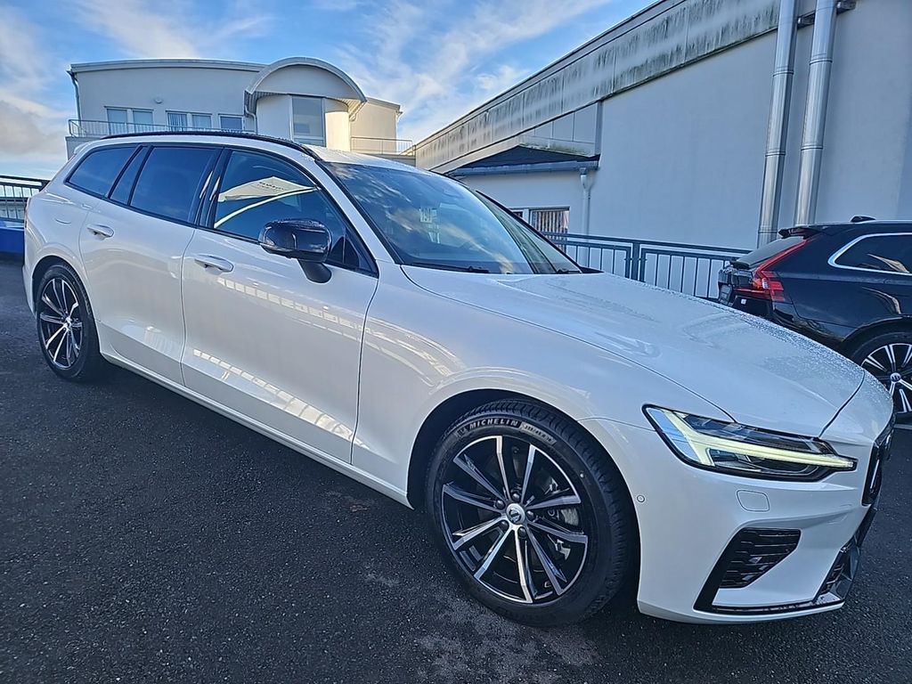 Volvo V60 2025