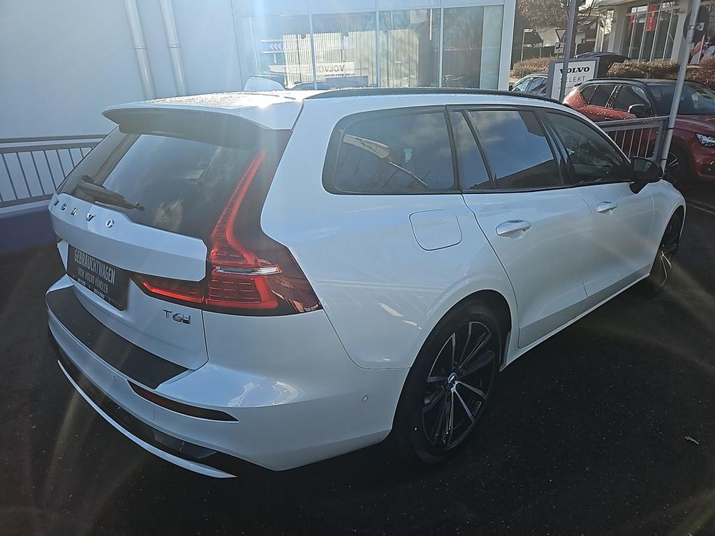 Volvo V60 2025