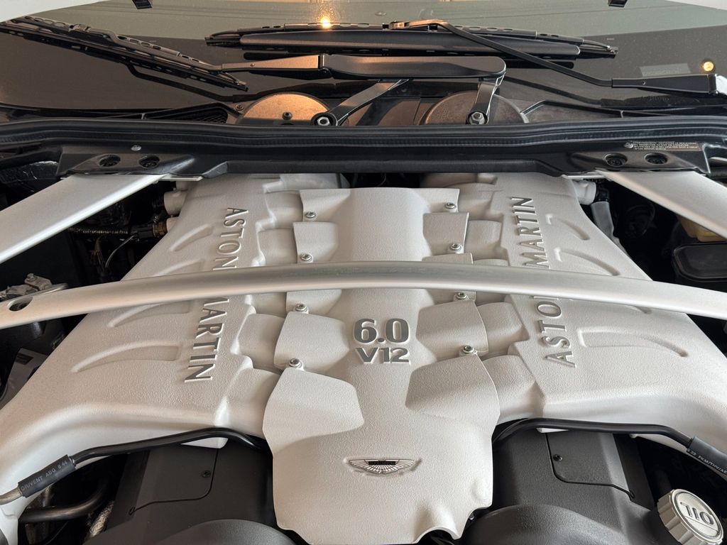 Aston Martin DBS 2011