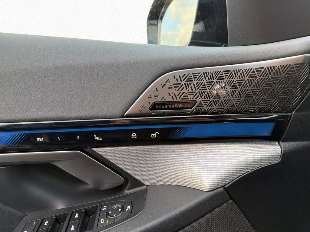 BMW i5 2024