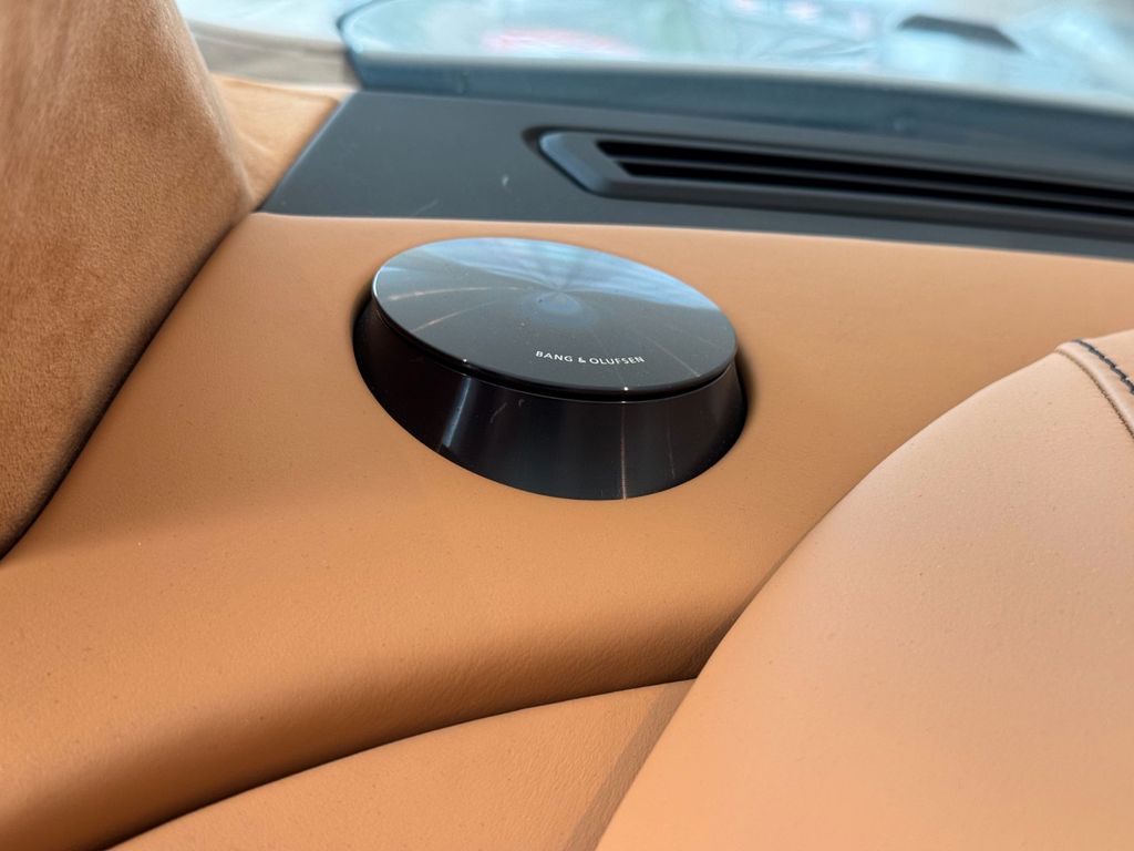 Aston Martin DBS 2011