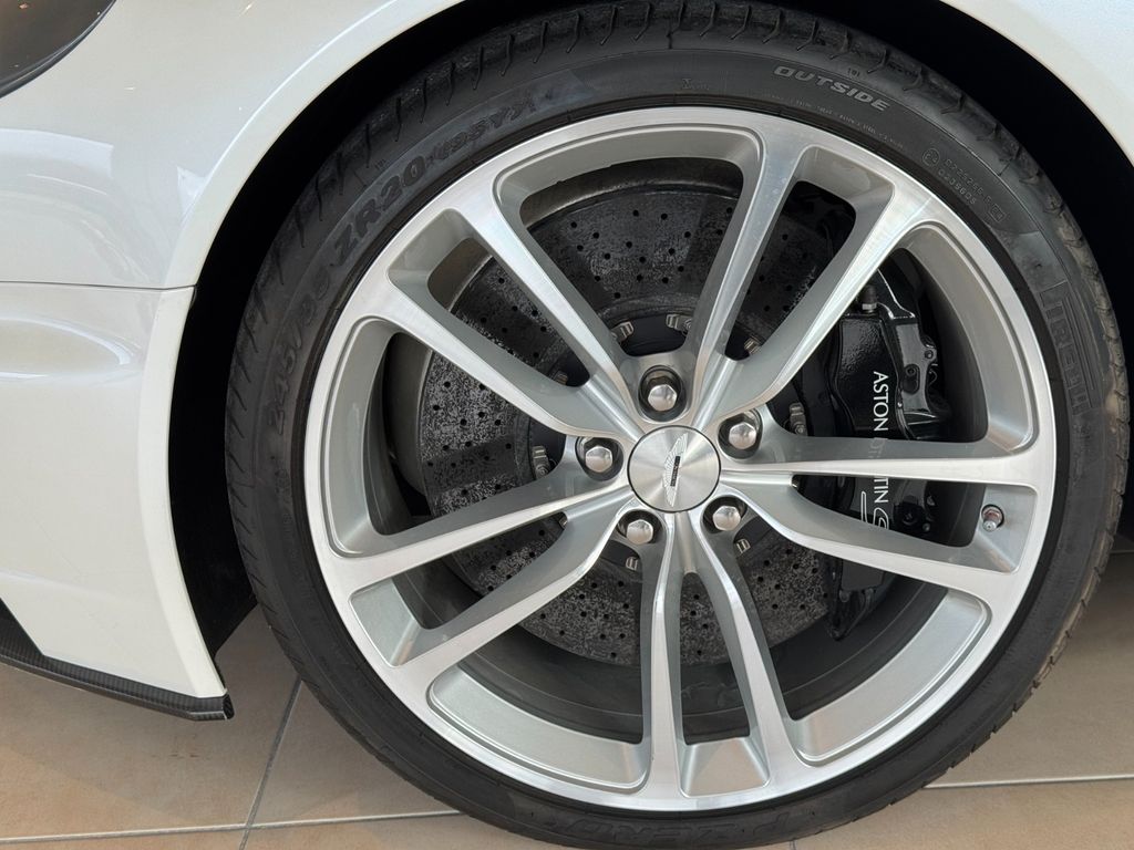 Aston Martin DBS 2011