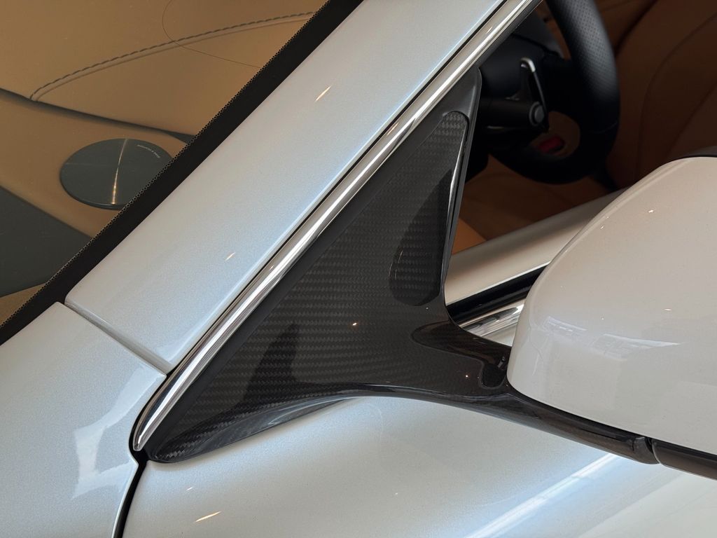 Aston Martin DBS 2011