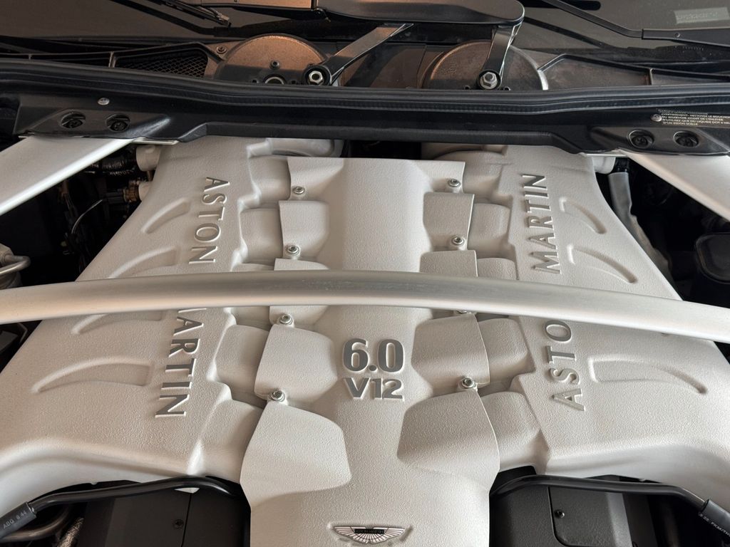 Aston Martin DBS 2011