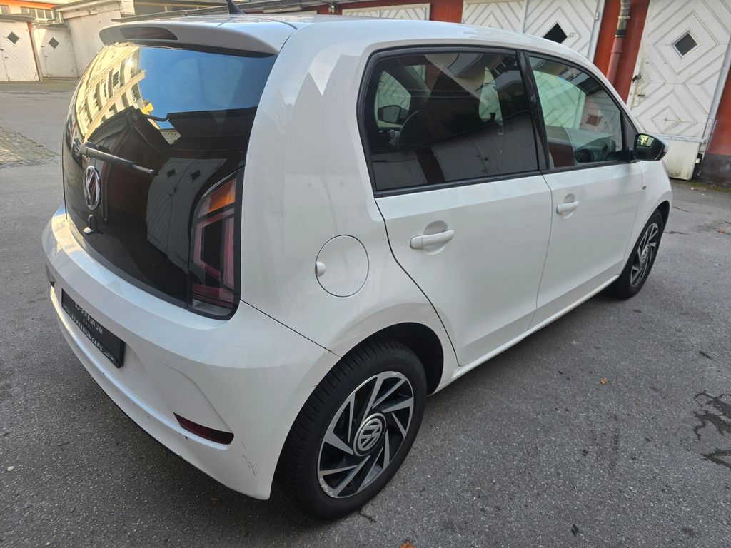 Volkswagen up! 2018