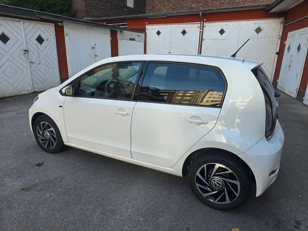 Volkswagen up! 2018