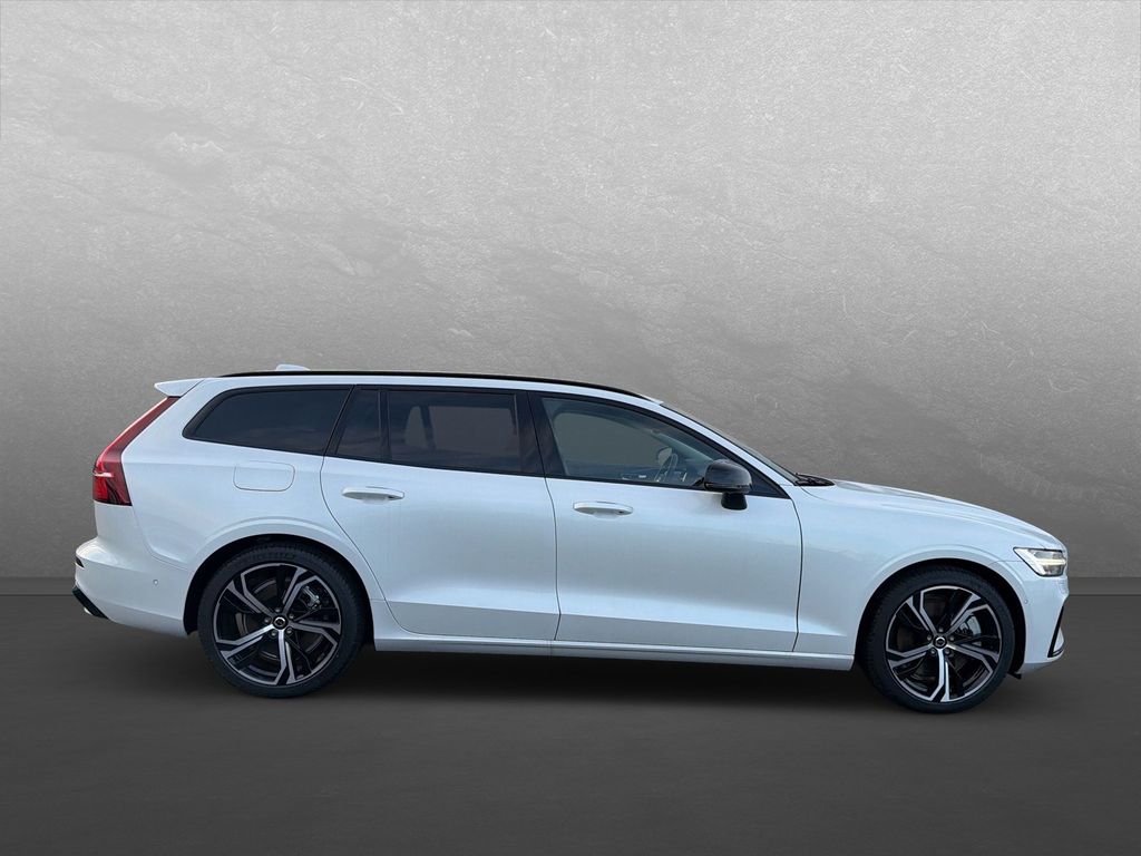 Volvo V60 2025
