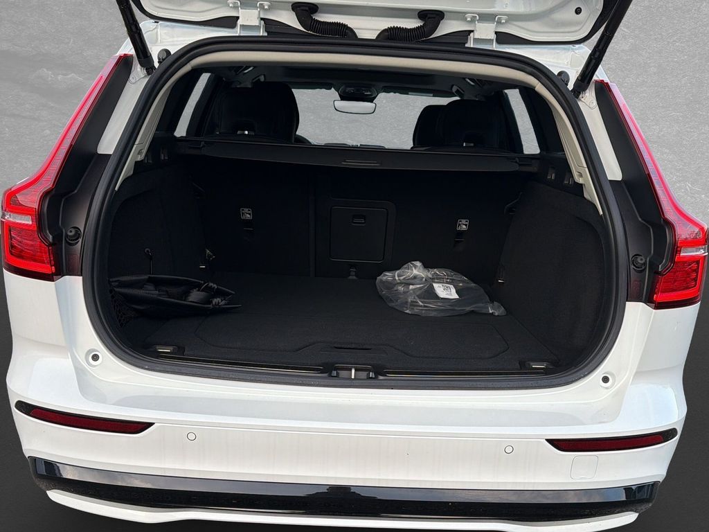 Volvo V60 2025