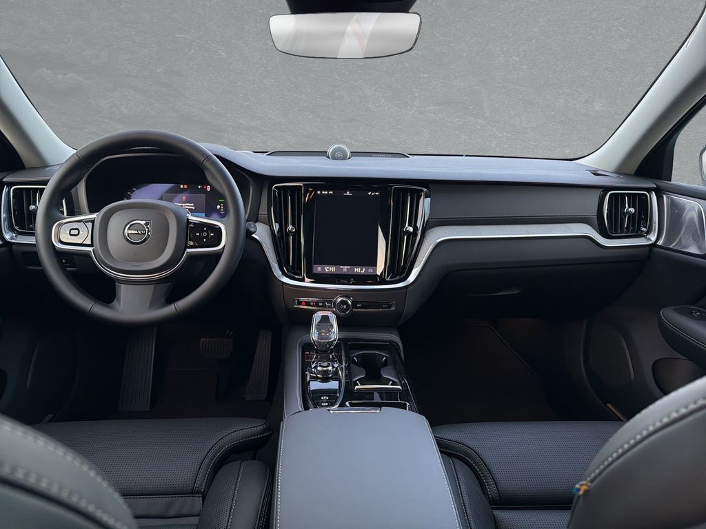 Volvo V60 2025