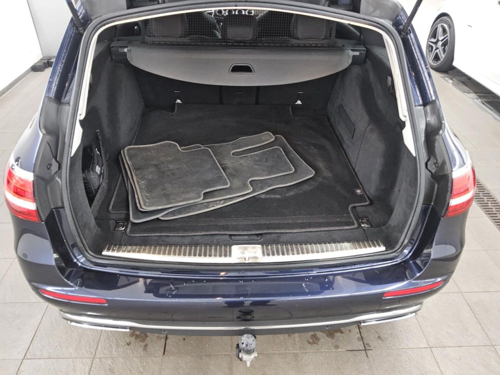 Mercedes-Benz E 220 2022