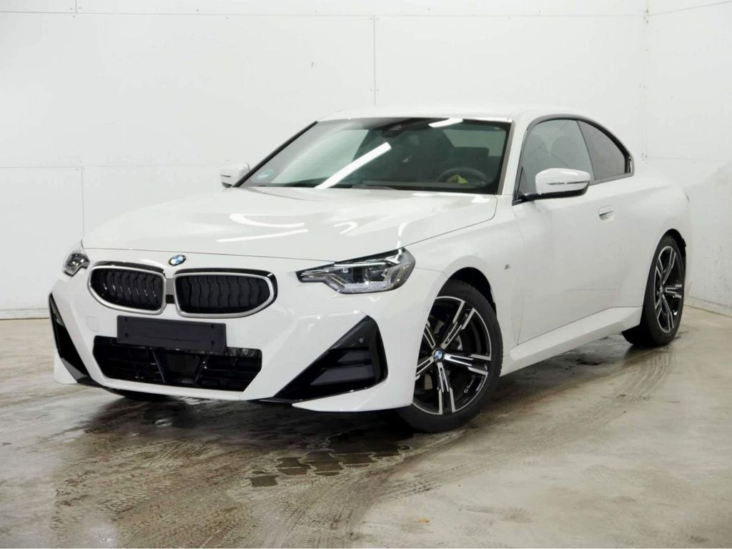BMW 220 2025