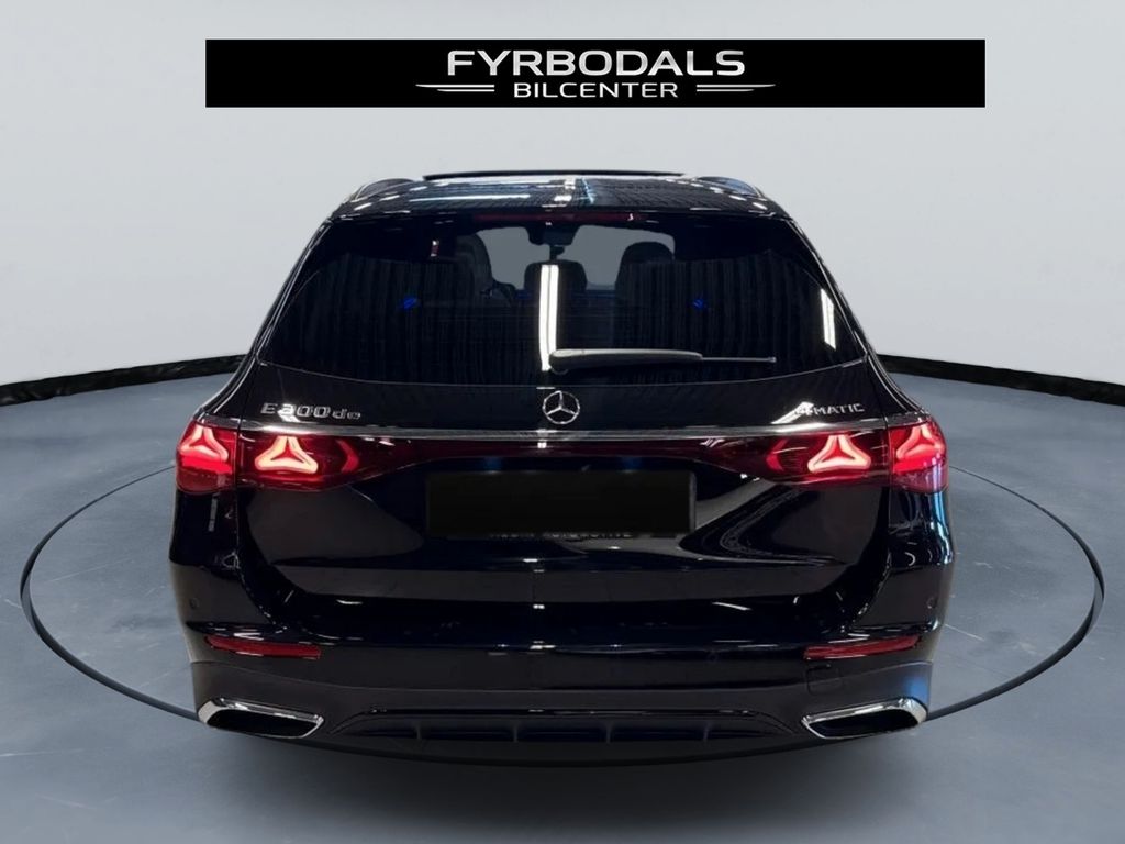 Mercedes-Benz E 300 2025