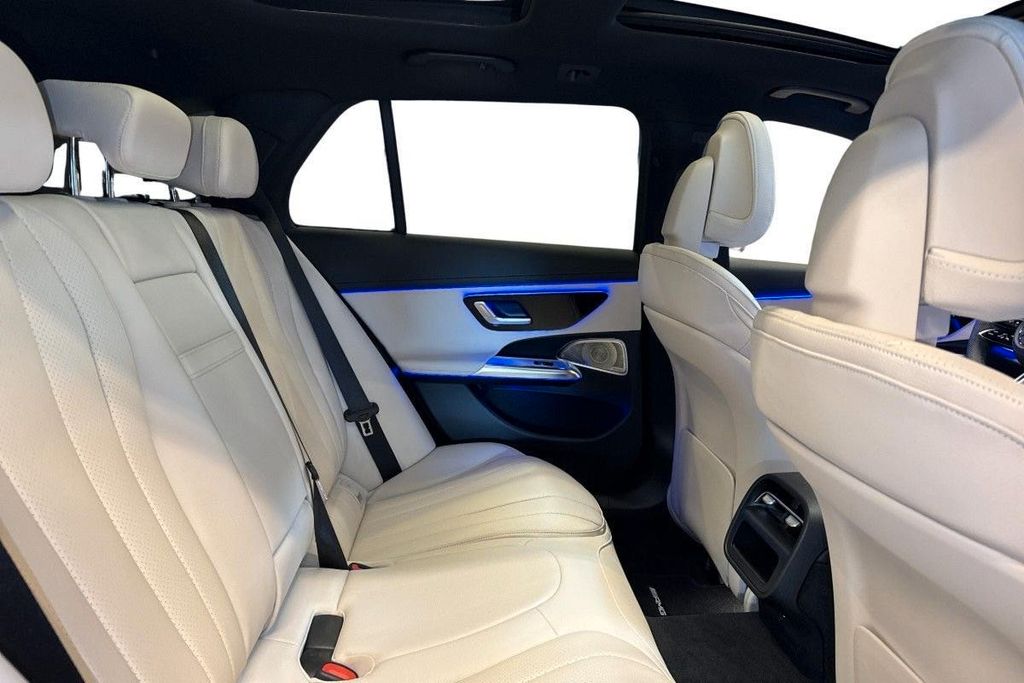 Mercedes-Benz E 300 2025