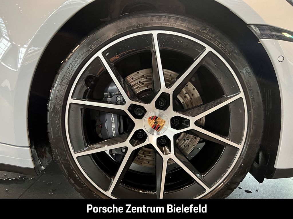 Porsche 992 2025