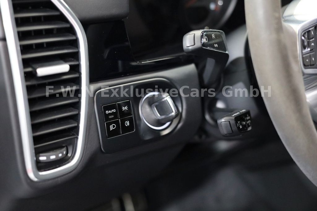 Porsche Cayenne 2020