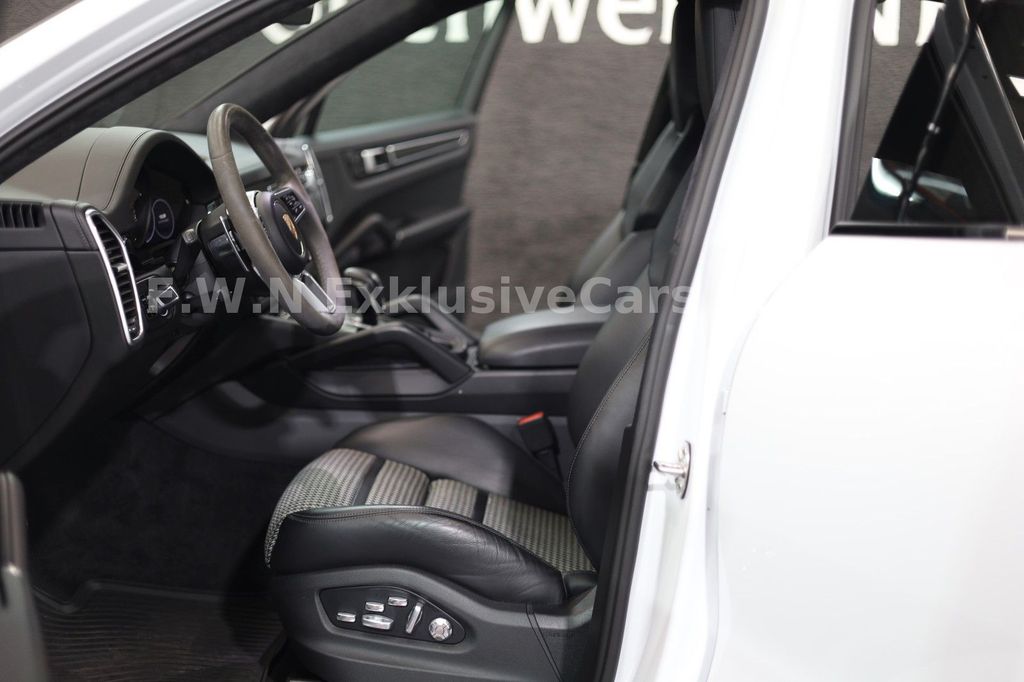 Porsche Cayenne 2020