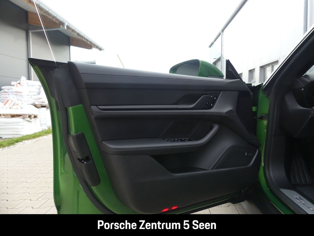 Porsche Taycan 2022