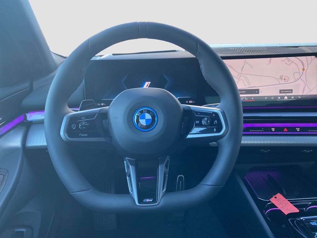 BMW i5 2025
