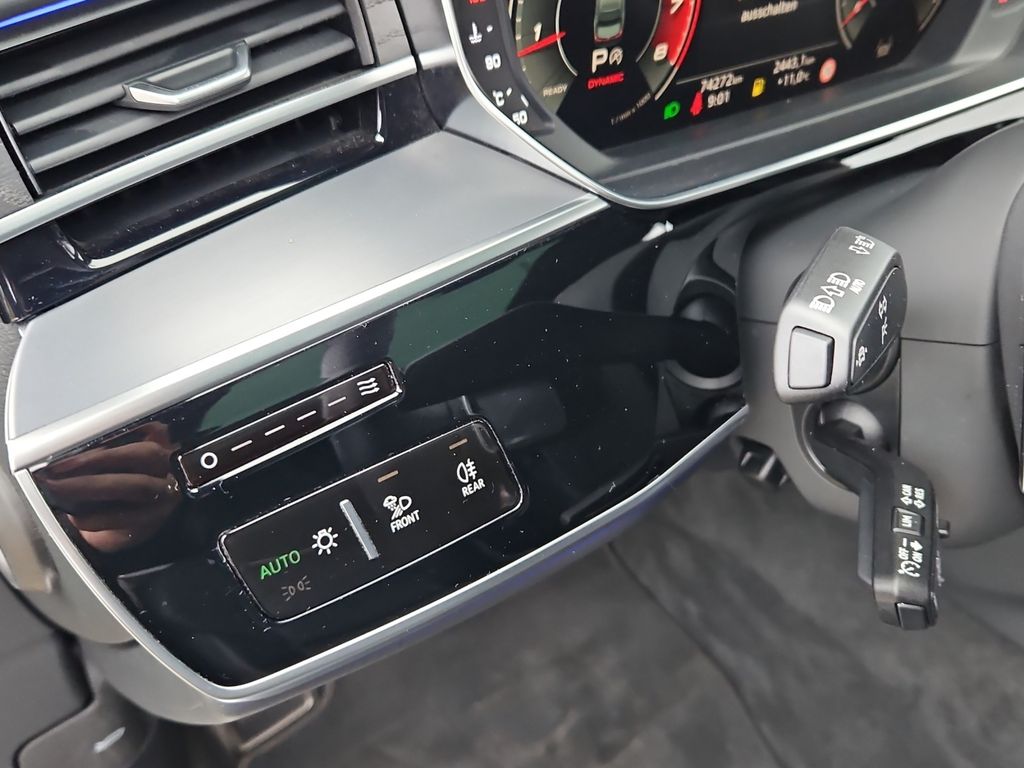 Audi S8 2023
