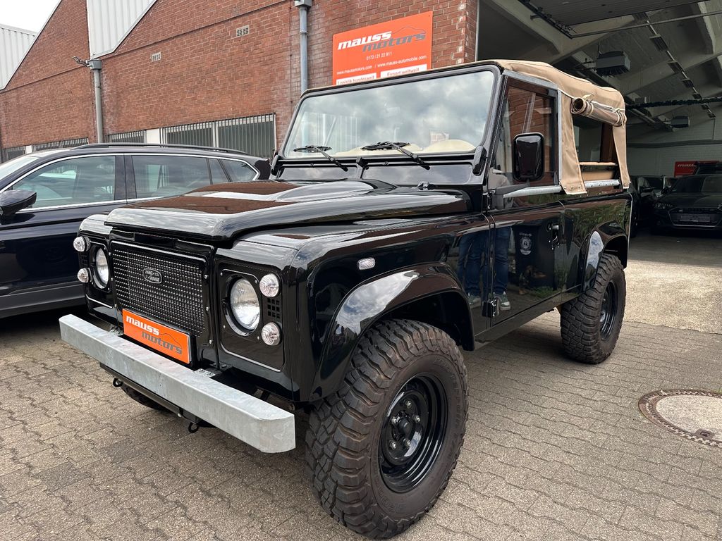 Land Rover Defender 2009