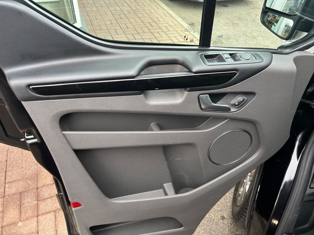 Ford Tourneo Custom 2023