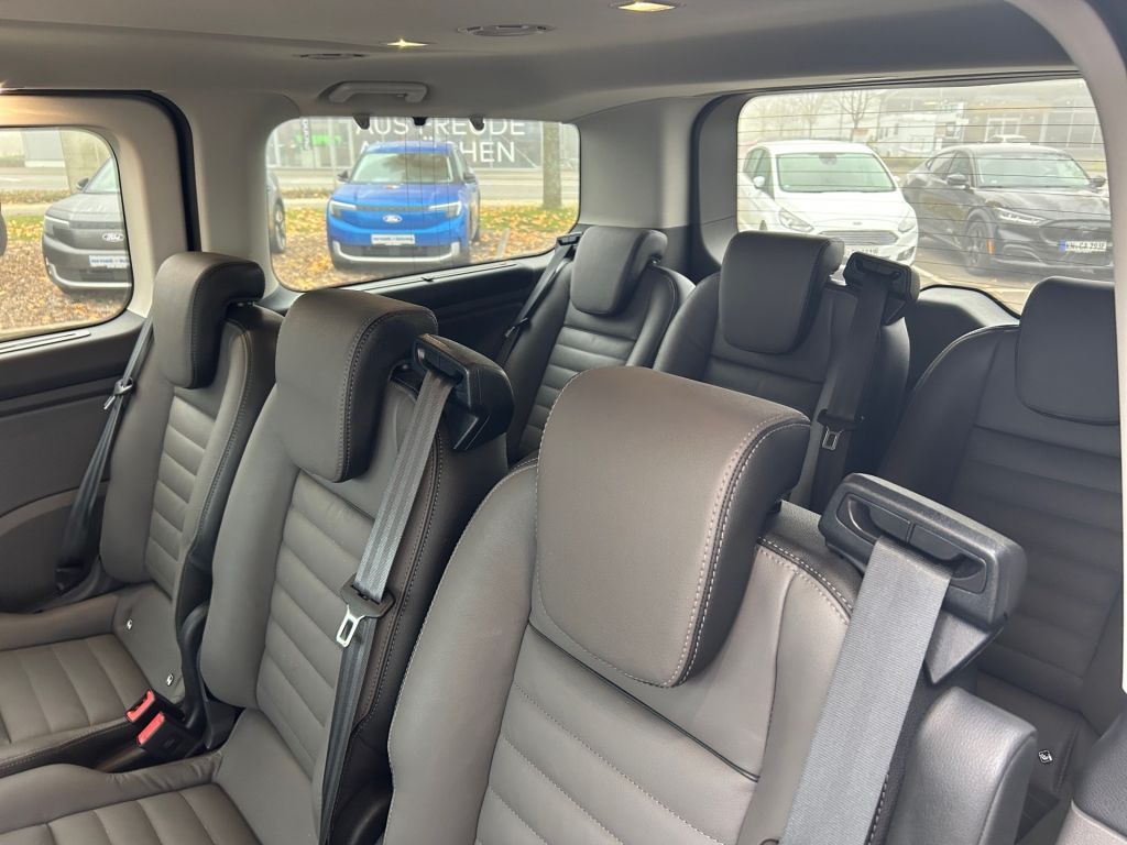 Ford Tourneo Custom 2023