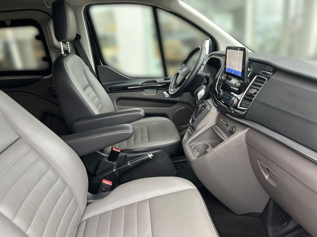 Ford Tourneo Custom 2023