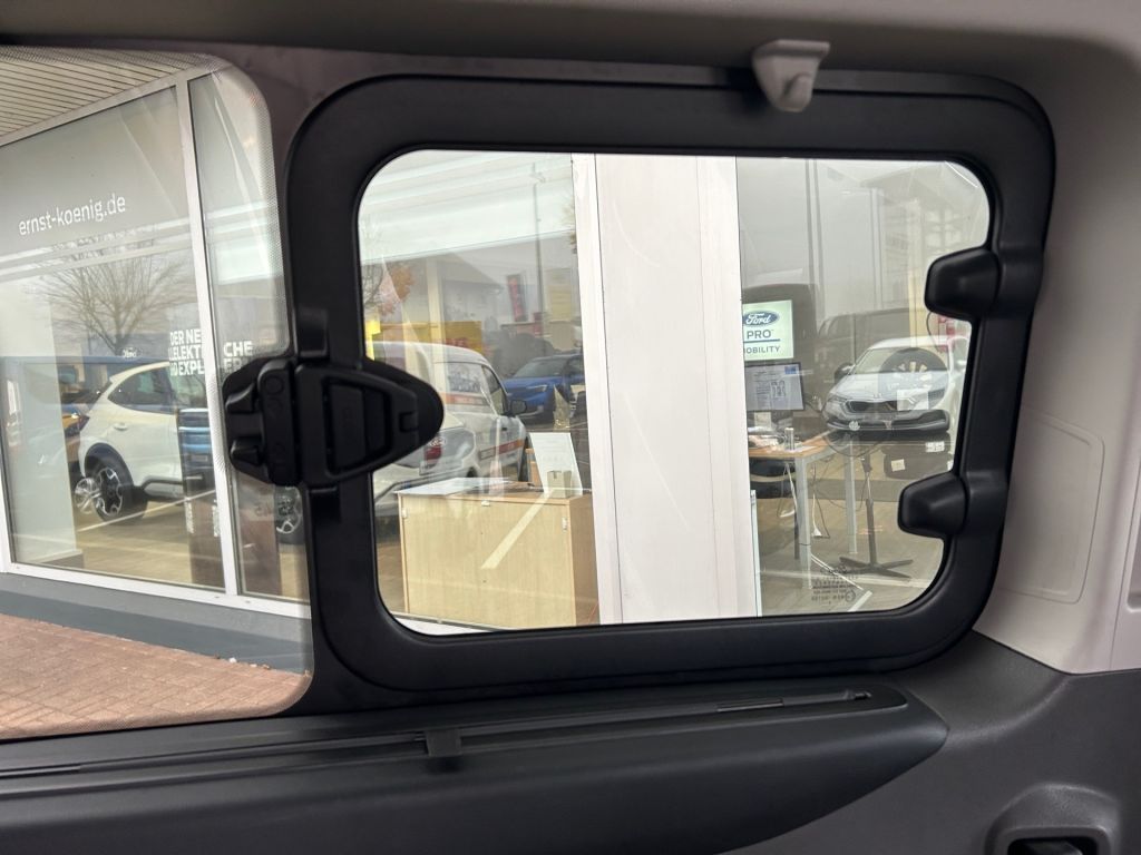 Ford Tourneo Custom 2023