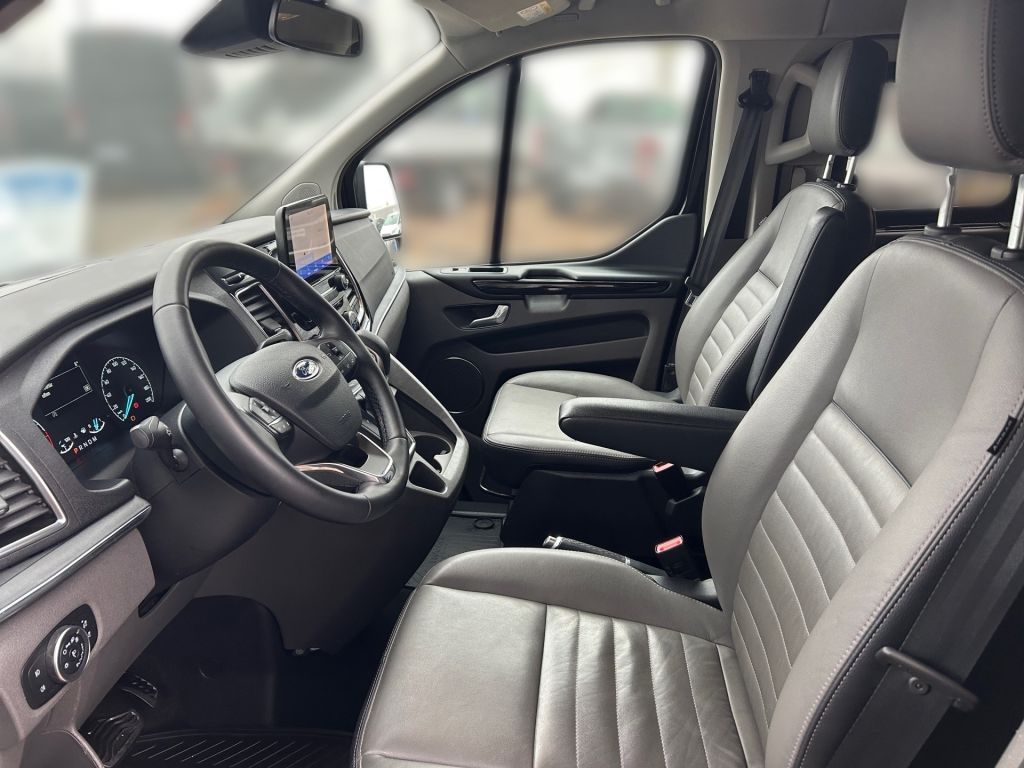 Ford Tourneo Custom 2023