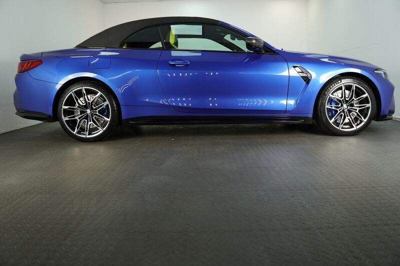 BMW M4 2025