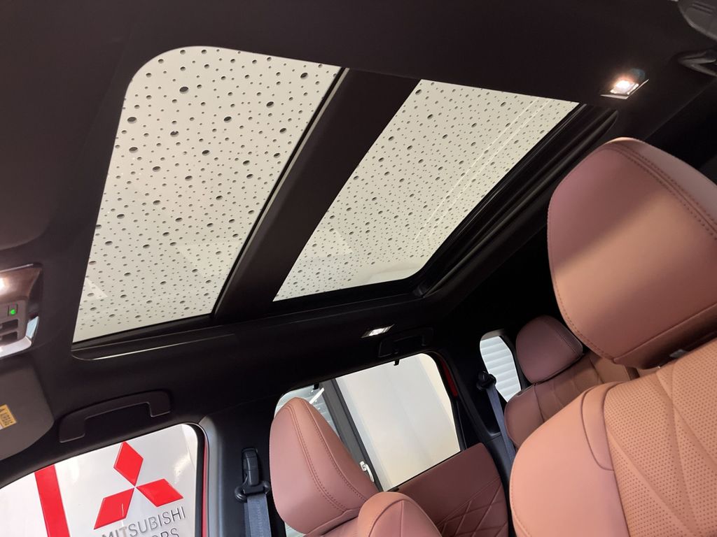 Mitsubishi Outlander 2025