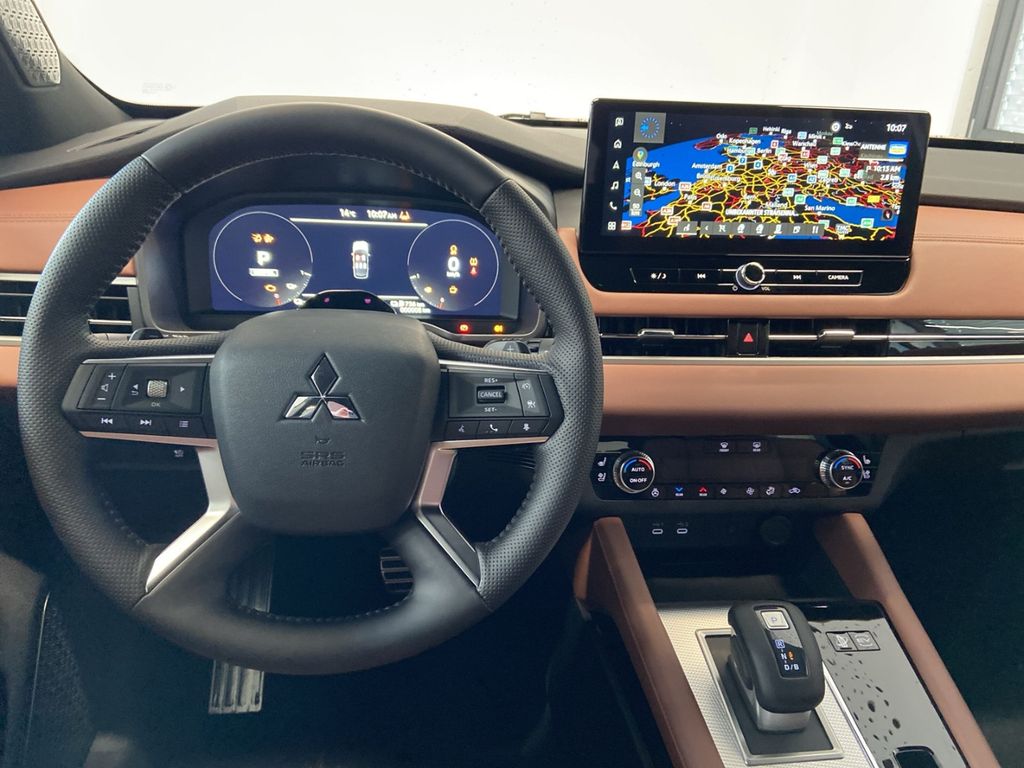 Mitsubishi Outlander 2025