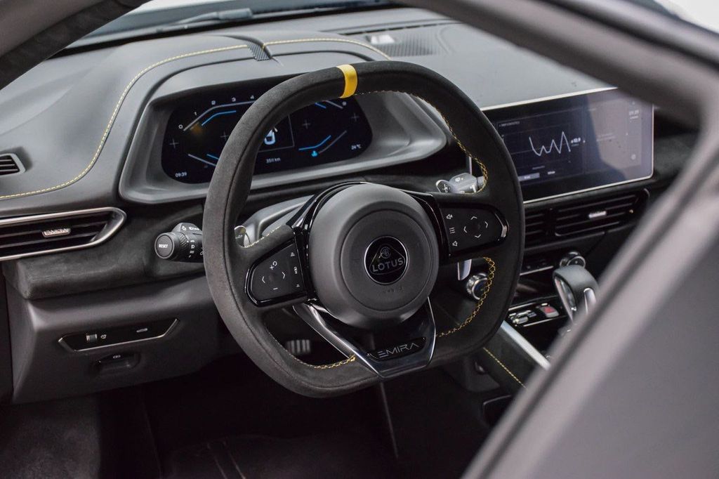Lotus Emira 2025