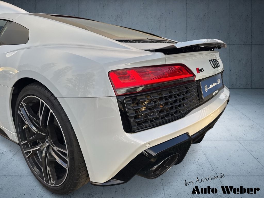 Audi R8 2024