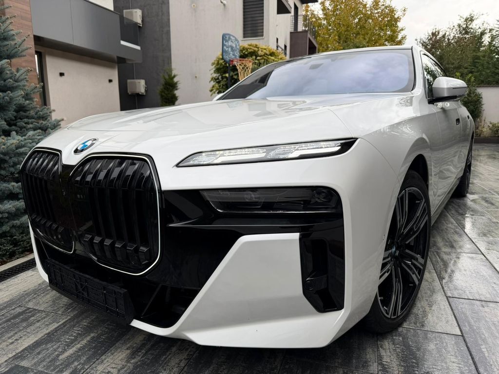 BMW 740 2025