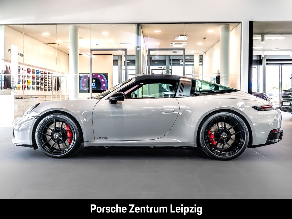 Porsche 992 2025