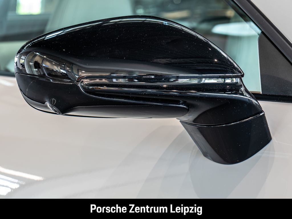 Porsche 992 2025