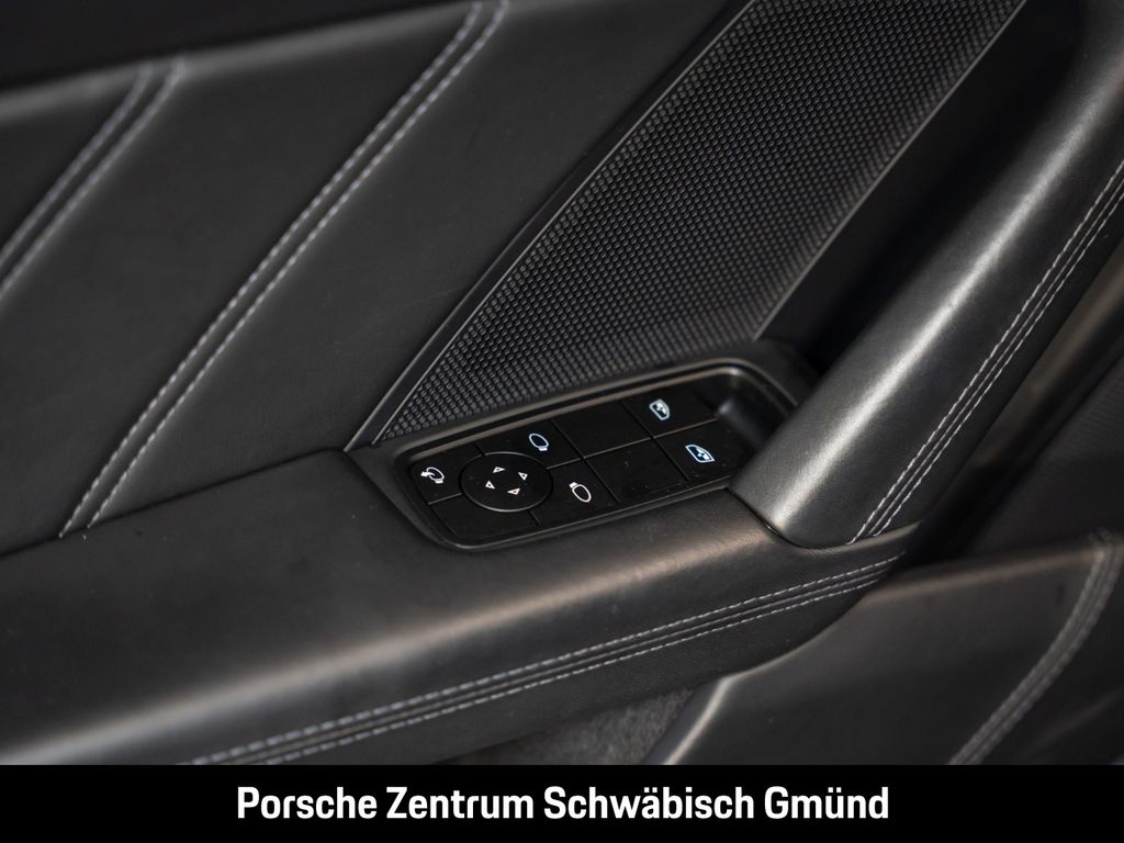 Porsche 992 2022