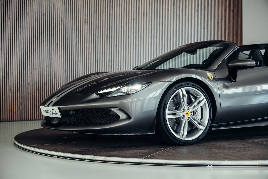Ferrari 296 GTS 2023