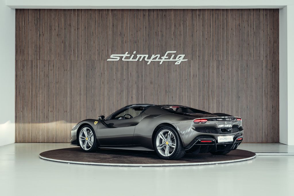 Ferrari 296 GTS 2023