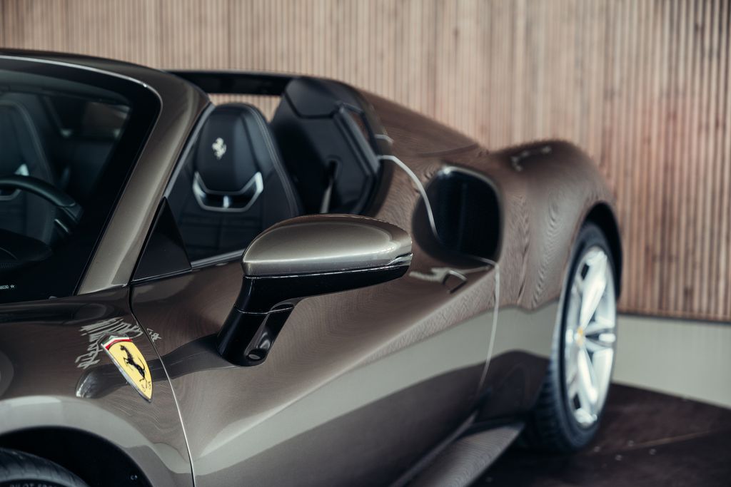 Ferrari 296 GTS 2023